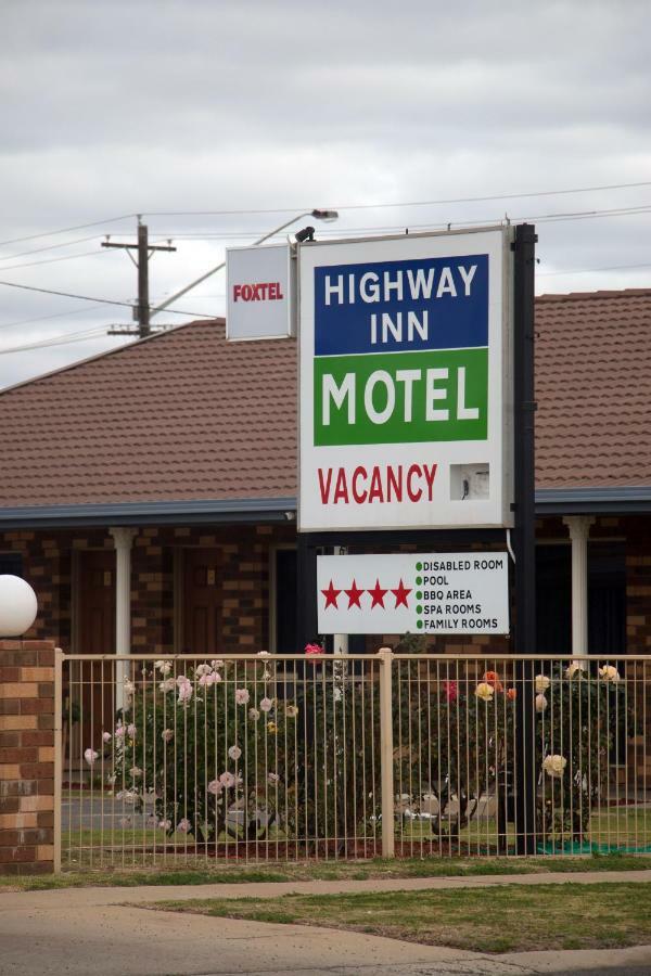 Highway Inn Motel Hay Exterior photo